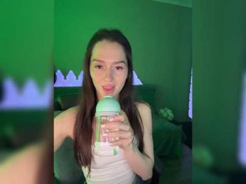 whiteTEA bongacams stream image