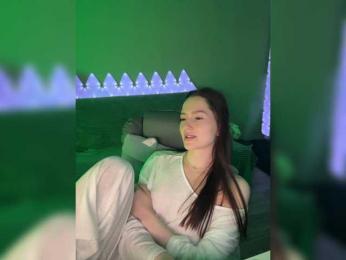 whiteTEA bongacams stream image