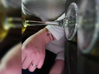 Angelia22 bongacams stream image