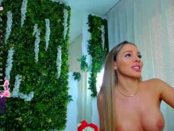 zinasquirts chaturbate stream image