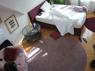 voyeurcam-julmodels-whitebed-4 camsoda stream image, 02.06.2025 18:10