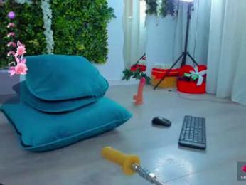 zinasquirts chaturbate stream image