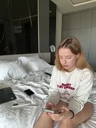 Nura_n_Sarah stripchat stream image