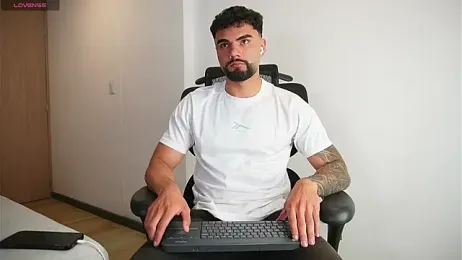 Derek_w stripchat stream image, 18.07.2025 03:10