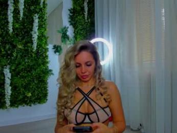 zinasquirts chaturbate stream image