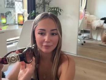 luvlivvyy chaturbate stream image