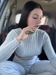 JulliaVegas stripchat stream image, 06.08.2025 01:00