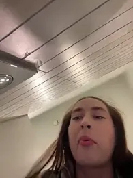 Holly_Play stripchat stream image, 07.08.2025 09:00
