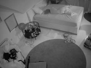 voyeurcam-julmodels-whitebed-4 camsoda stream image, 12.08.2025 01:10