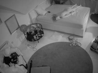 voyeurcam-julmodels-whitebed-4 camsoda stream image, 12.08.2025 01:10