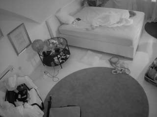 voyeurcam-julmodels-whitebed-4 camsoda stream image, 12.08.2025 01:10