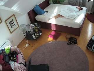 voyeurcam-julmodels-whitebed-4 camsoda stream image, 12.08.2025 01:10