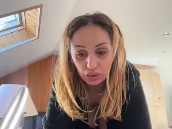 ClaireDeLunee stripchat stream image, 17.08.2025 06:40