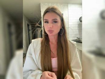 SweetyMia bongacams stream image, 18.08.2025 12:00