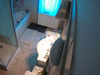 voyeurcam-julmodels-bath-2nd-2 camsoda stream image, 16.08.2025 18:30