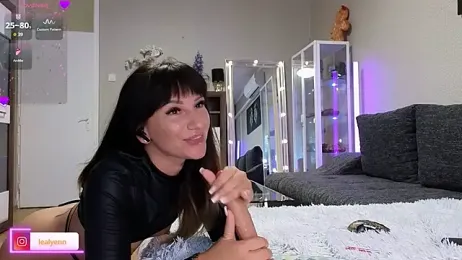LeaLyenn stripchat stream image, 26.08.2025 16:00