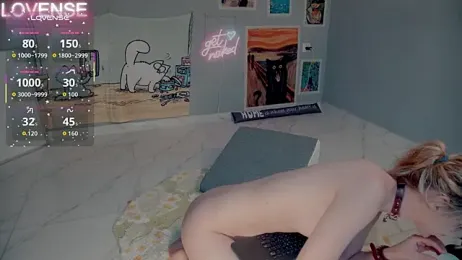 Careful_i_bite stripchat stream image, 29.08.2025 04:10