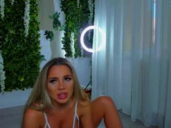 zinasquirts chaturbate stream image