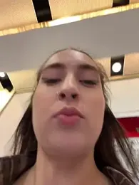Holly_Play stripchat stream image, 12.09.2025 09:00
