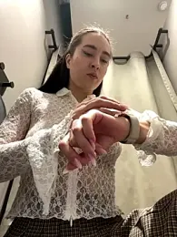 Holly_Play stripchat stream image, 16.09.2025 09:10