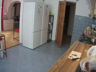 voyeurcam-julmodels-kitchen camsoda stream image