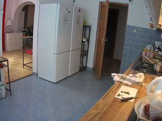 voyeurcam-julmodels-kitchen camsoda stream image
