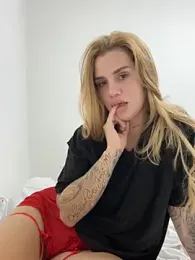 EmiliaCatalina stripchat stream image