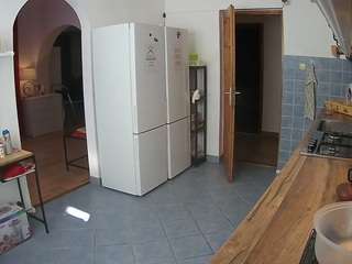 voyeurcam-julmodels-kitchen camsoda stream image