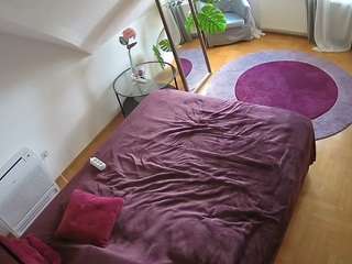 voyeurcam-julmodels-whitebed-4 camsoda stream image, 02.10.2025 03:00