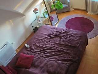 voyeurcam-julmodels-whitebed-4 camsoda stream image, 02.10.2025 03:00