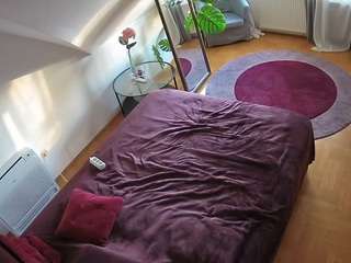 voyeurcam-julmodels-whitebed-4 camsoda stream image, 02.10.2025 03:00