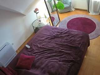 voyeurcam-julmodels-whitebed-4 camsoda stream image, 02.10.2025 03:00