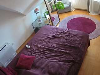 voyeurcam-julmodels-whitebed-4 camsoda stream image, 02.10.2025 03:00