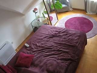 voyeurcam-julmodels-whitebed-4 camsoda stream image, 02.10.2025 03:00