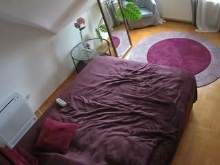 voyeurcam-julmodels-whitebed-4 camsoda stream image, 02.10.2025 03:00