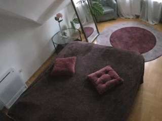 voyeurcam-julmodels-whitebed-4 camsoda stream image, 09.10.2025 18:00