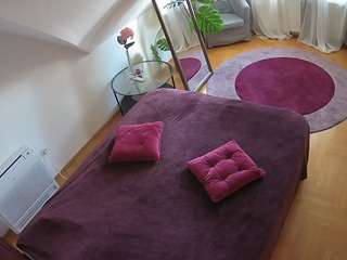 voyeurcam-julmodels-whitebed-4 camsoda stream image, 09.10.2025 18:00