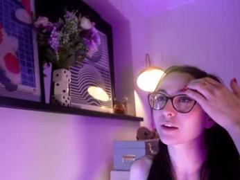 littlee33 chaturbate stream image, 13.10.2025 20:20