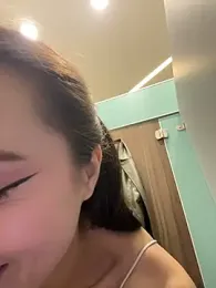 Holly_Play stripchat stream image, 16.10.2025 09:00