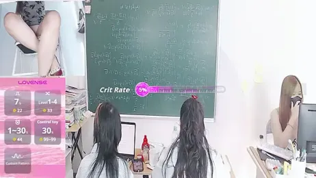 _Math_ stripchat stream image, 18.10.2025 06:30