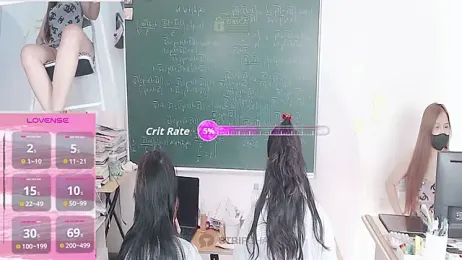 _Math_ stripchat stream image, 18.10.2025 06:30