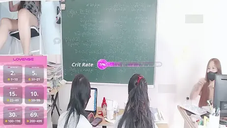 _Math_ stripchat stream image, 18.10.2025 06:30