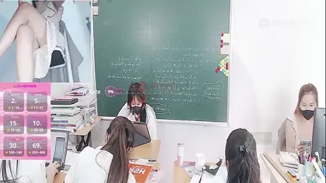 _Math_ stripchat stream image, 26.10.2025 03:00