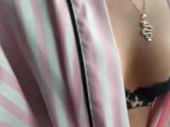 luvlivvyy chaturbate stream image