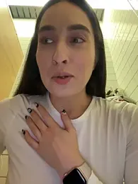 Holly_Play stripchat stream image, 11.11.2025 09:00