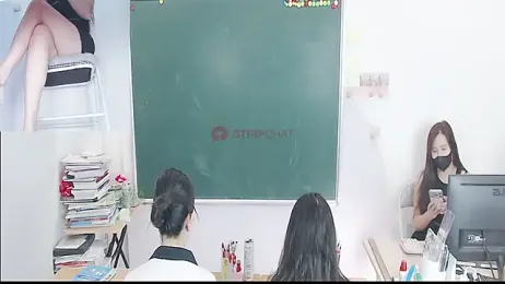 _Math_ stripchat stream image, 16.11.2025 09:20