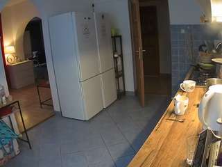 voyeurcam-julmodels-kitchen camsoda stream image