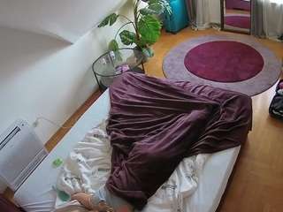 voyeurcam-julmodels-whitebed-4 camsoda stream image, 11.11.2025 07:00