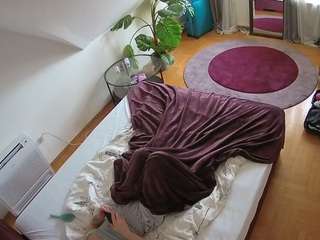 voyeurcam-julmodels-whitebed-4 camsoda stream image, 11.11.2025 07:00