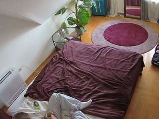 voyeurcam-julmodels-whitebed-4 camsoda stream image, 11.11.2025 07:00